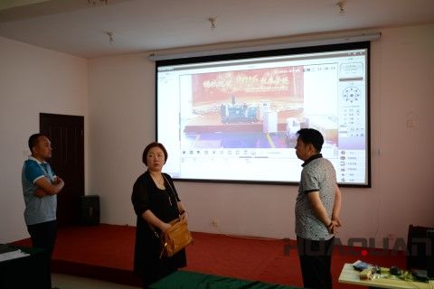 韓國客戶來公司考察時體驗云平臺技術