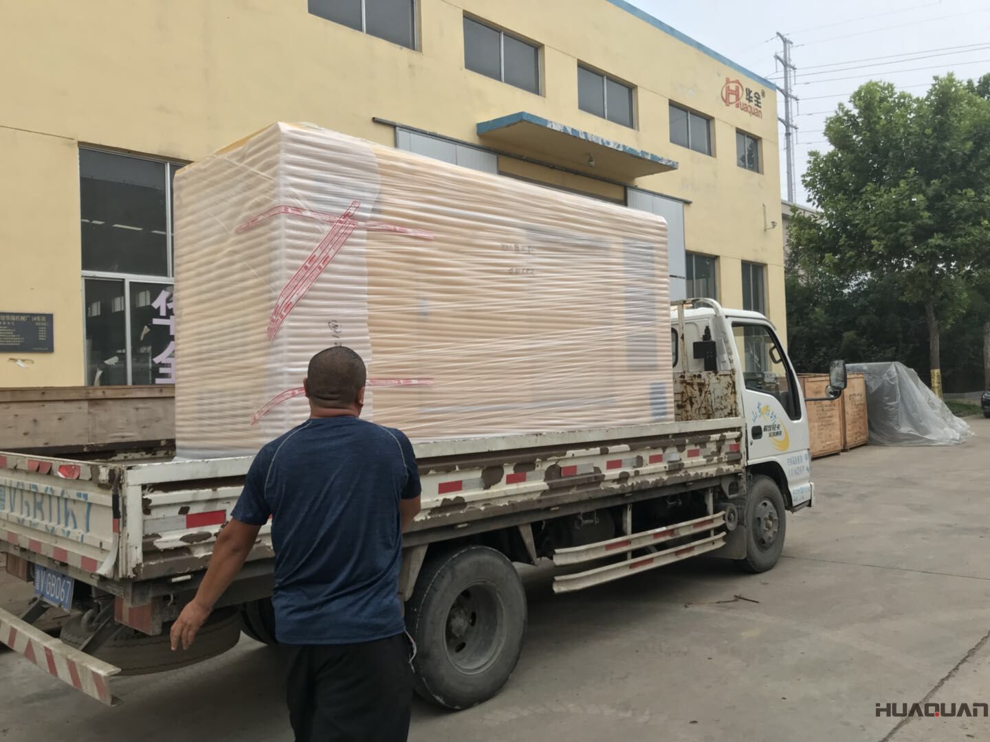 7月14日一臺HQ75GF標配柴油機水泵從華全動力順利發往山東省濰坊市