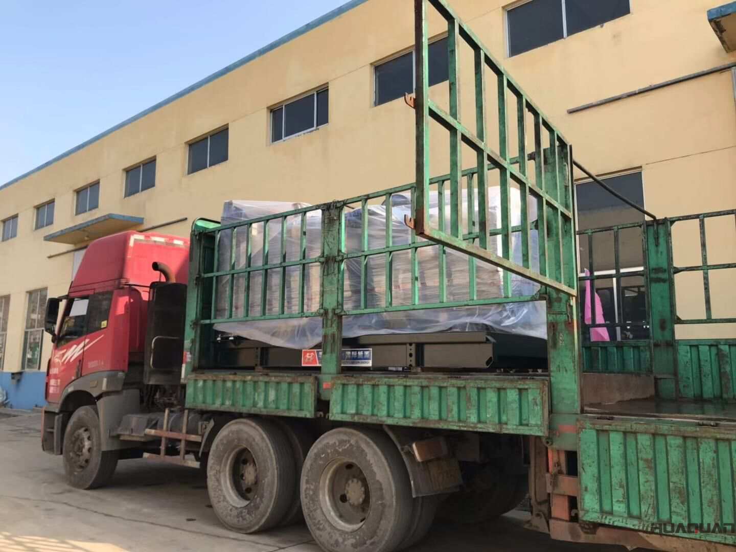 上海李先生從華全動(dòng)力采購(gòu)了一臺(tái)400kw自動(dòng)化柴油發(fā)電機(jī)組，如今已于11月9日成功發(fā)往目的地