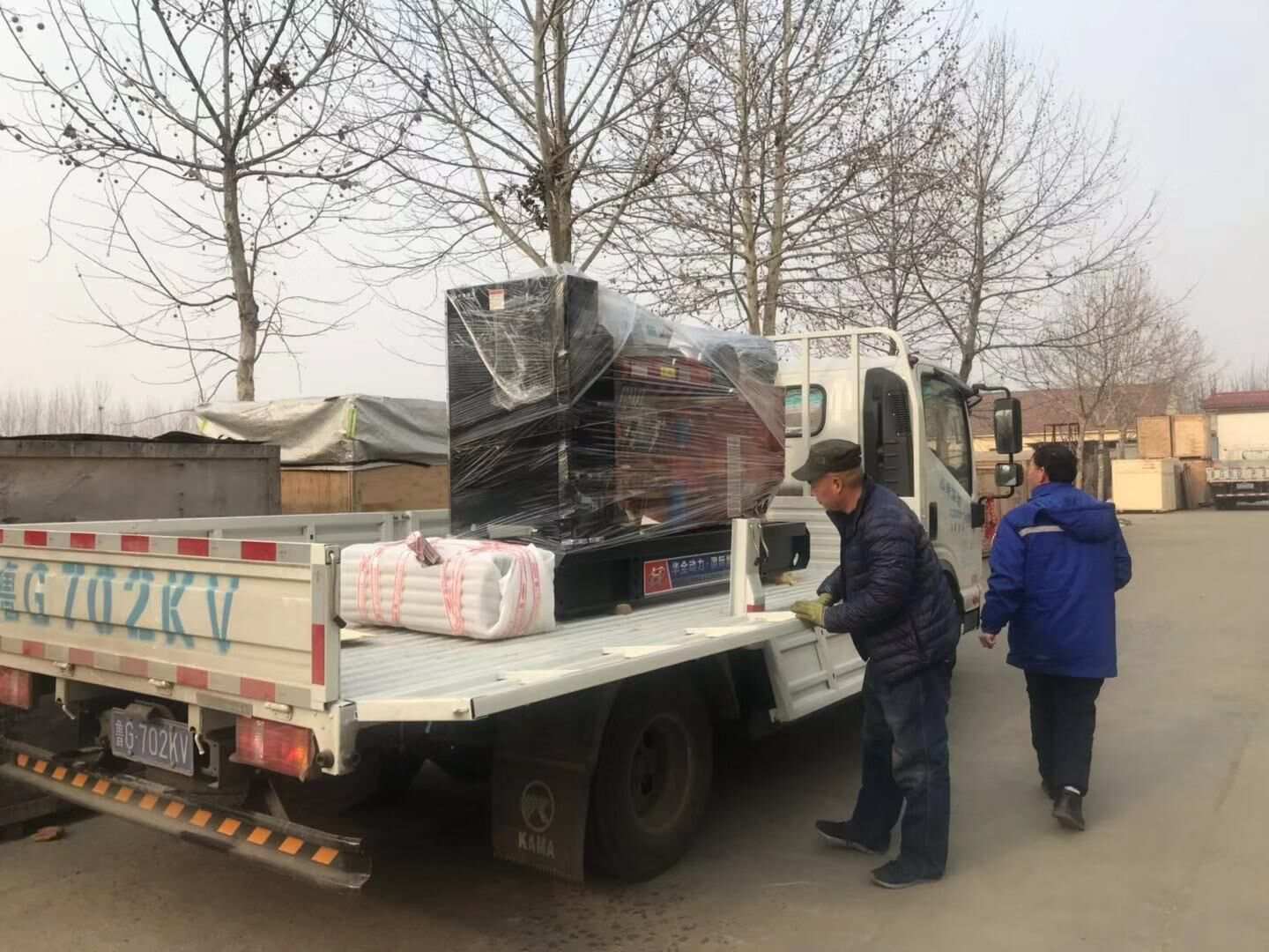 1月9日，山東省楊先生從華全動(dòng)力代裝的80kw標(biāo)配柴油發(fā)電機(jī)組現(xiàn)已順利發(fā)往目的地