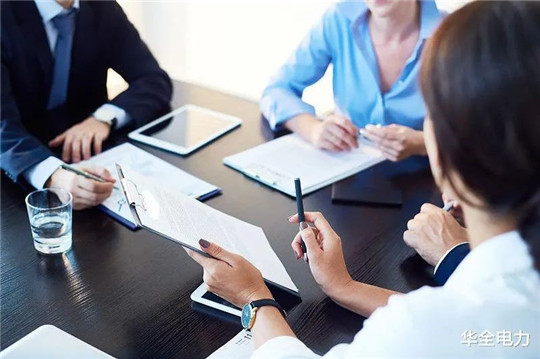 客戶(hù)參觀完華全數(shù)字化工廠，當(dāng)場(chǎng)簽訂600kw發(fā)電機(jī)組合同